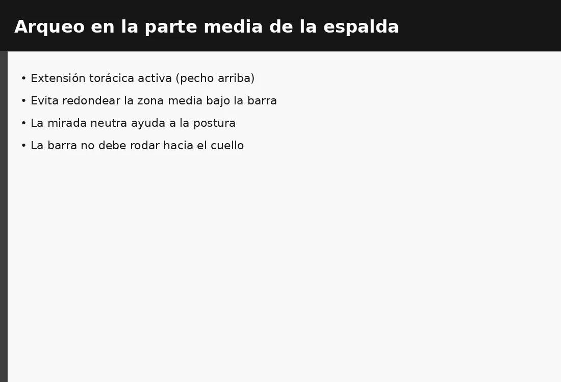 Arqueo en la parte media de la espalda sentadilla